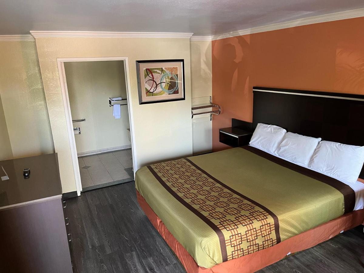 Rivera Inn & Suites Motel Пико Ривера Екстериор снимка