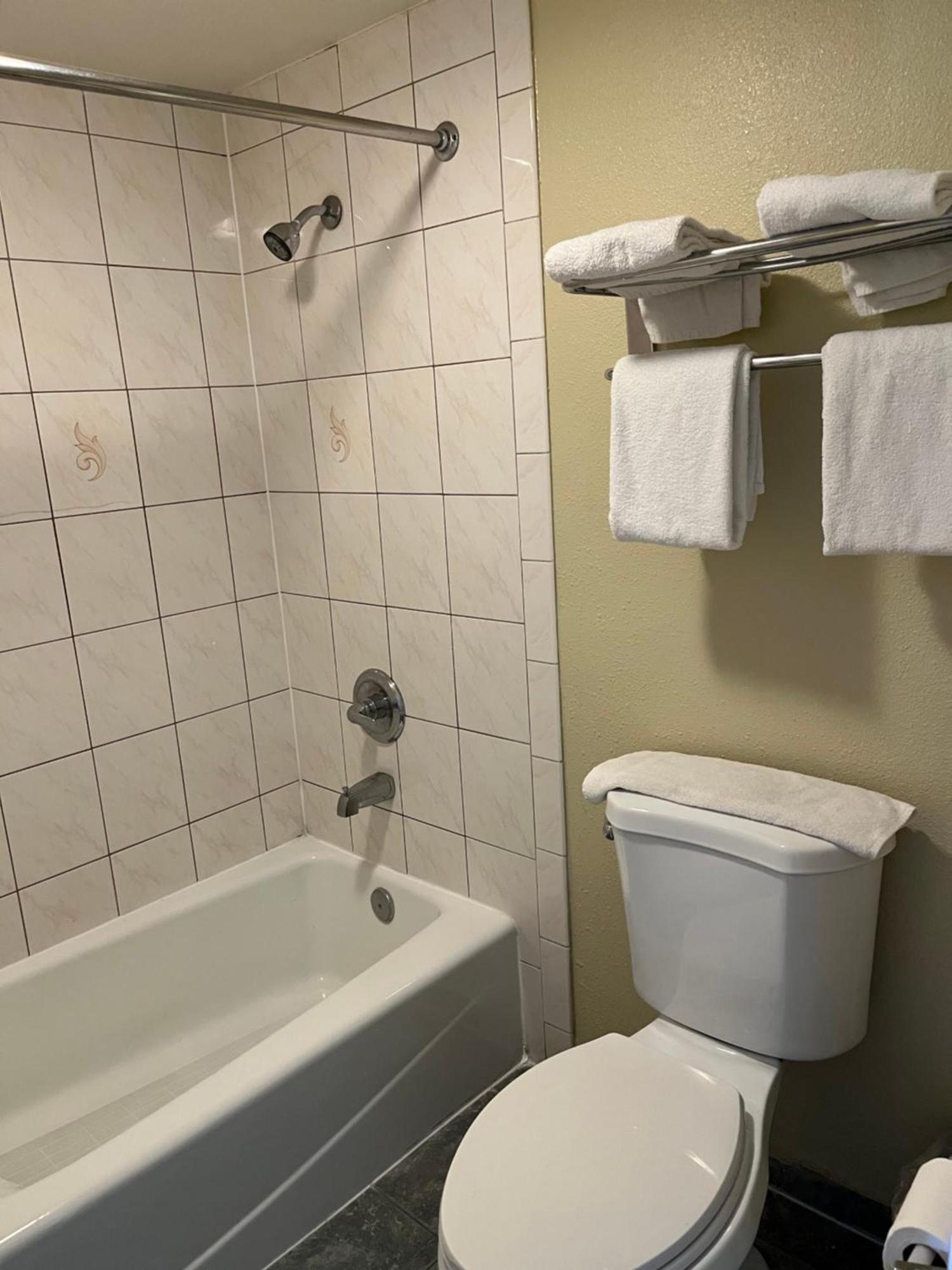 Rivera Inn & Suites Motel Пико Ривера Екстериор снимка