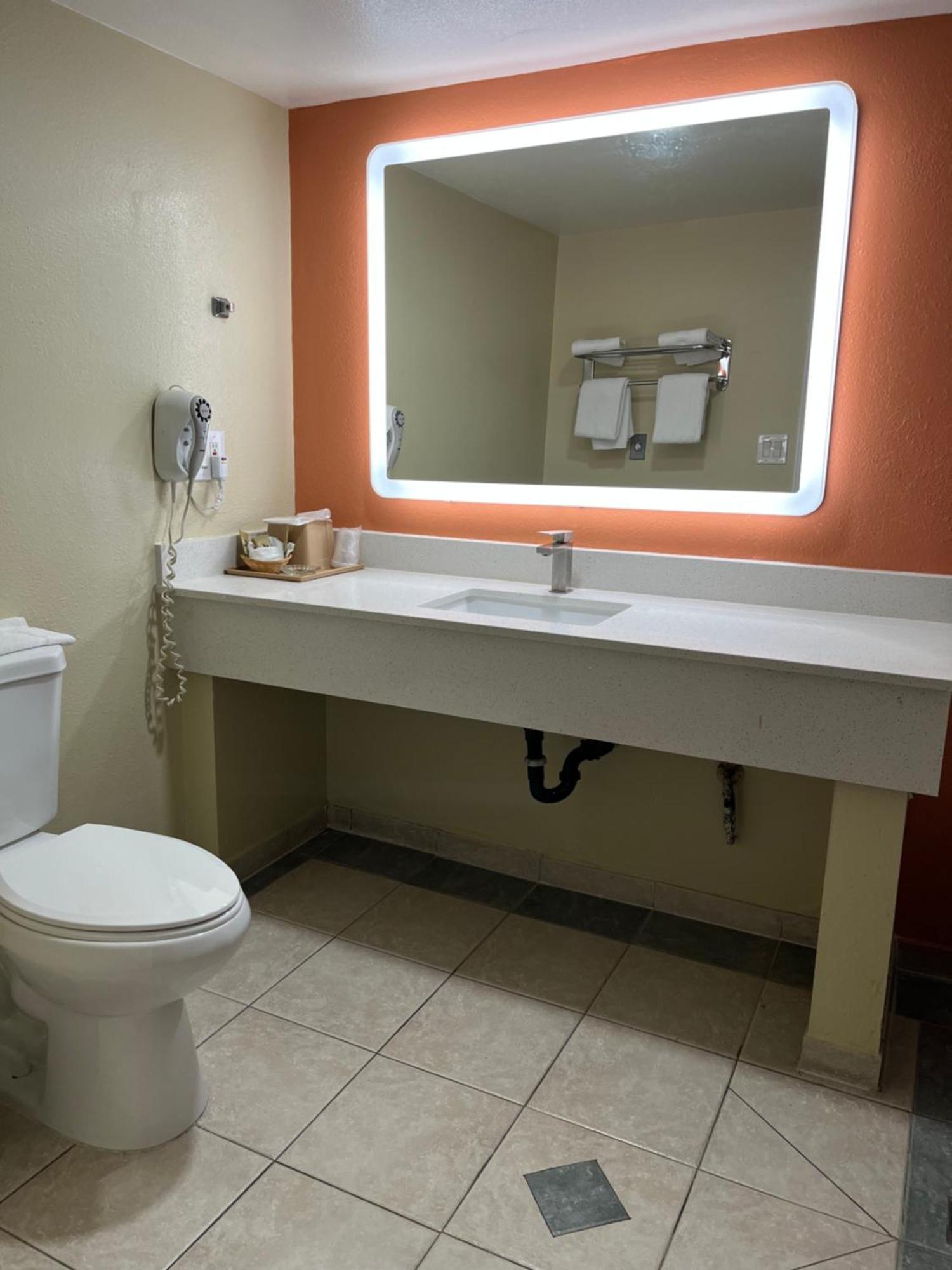 Rivera Inn & Suites Motel Пико Ривера Екстериор снимка