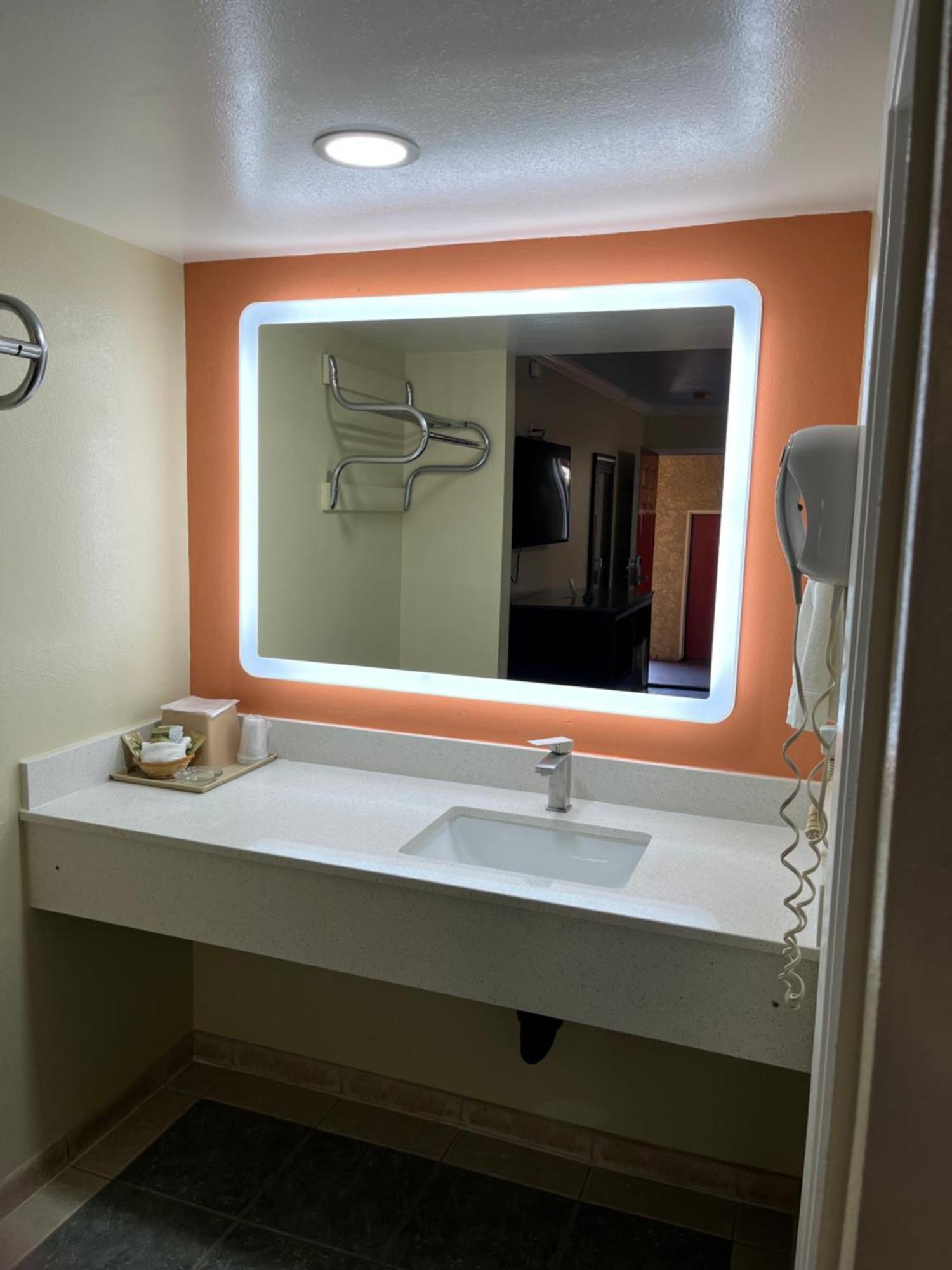 Rivera Inn & Suites Motel Пико Ривера Екстериор снимка